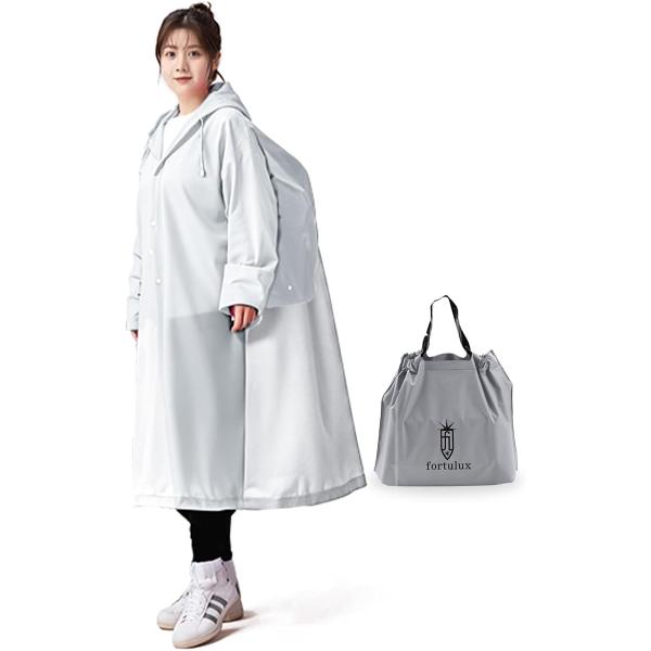 バリエーションコード : 2BUIQ86RJW「30cmゆったりマチx背中スナップで“リュック丸ごと”防水」 背面スナップを開くだけで最大30cmマチが拡張−大きめリュックを背負ったままでもサッと着て荷物を濡らさないレインコートです。自転車...
