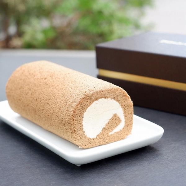 [Release date: December 19, 2024]【商品詳細】ミカド珈琲・軽井沢旧道店のハウスブレンドコーヒー「旧軽通り」を生地に使用した、香りが引き立つモカロールケーキです。ふわふわ生地となめらかなコーヒークリームが絶妙な...