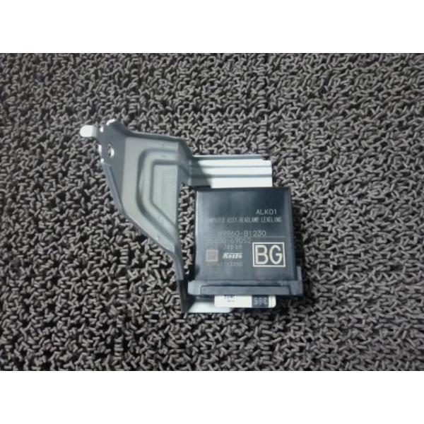 ルーミー DBA-M900A ヘッドライト ヘッドランプレベリング B82 89960