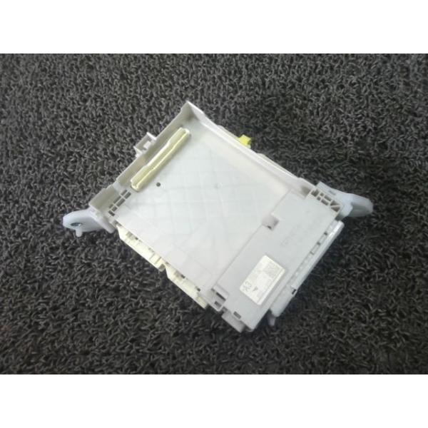 86 86 DBA-ZN6 ヒューズボックス 37J SU003-02421 : ファースト