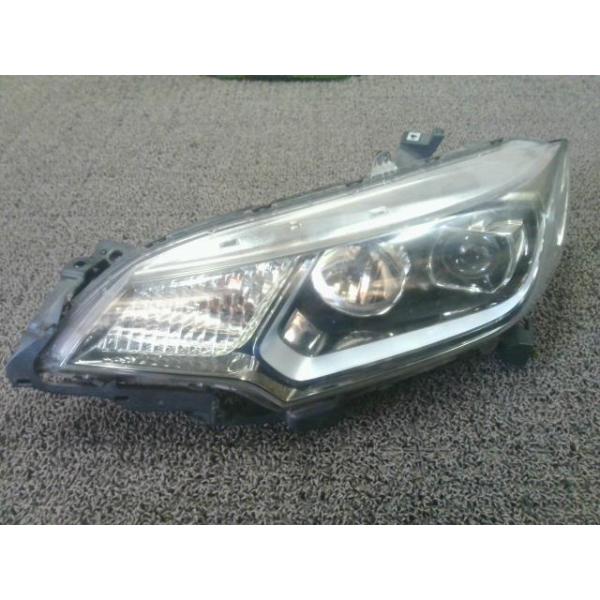 フィット DAA-GP5 左ヘッドライト ヘッドランプ NH624P 33150-T5A-J52
