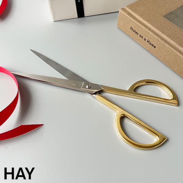 redcabin_hay-750-0000