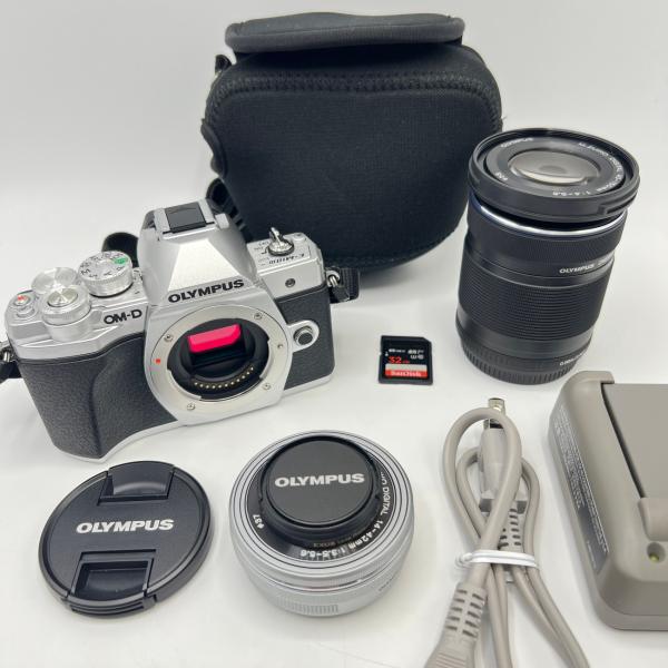ボーナスストア+5％【美品】オリンパス OM-D E-M10 Mark III EZダブルズームキット シルバー ミラーレス一眼カメラ OLYMPUS 本体