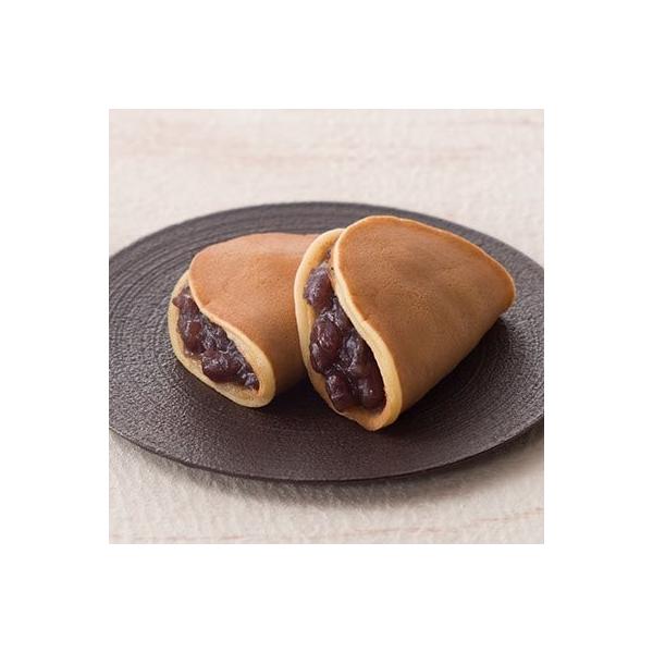 「商品情報」しっとりもっちりとした焼皮で、風味豊かな粒あんを包みました。【鶴屋吉信】1803年、初代鶴屋伊兵衛によって京都に創業。代々伝えられている家訓一条に「ヨキモノヲツクル為ニ材料、手間、ヒマヲ惜シマヌ事」があり、その精神を今に伝え、大...