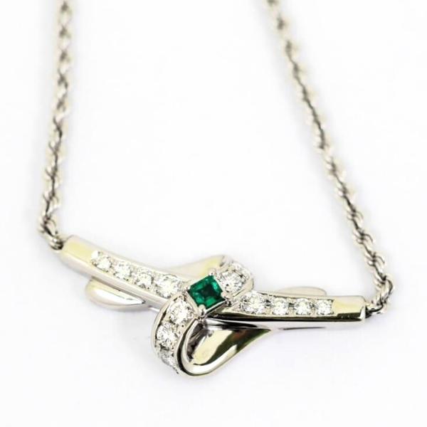エメラルド0.12ct ダイヤモンド0.47ct PT900 ペンダントネックレス 