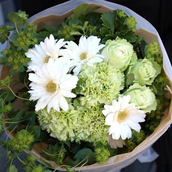 爽やかなグリーンとガーベラの色合いが素敵！デザイナーズアレンジ◎生花の花束 お誕生日プレゼントや各種お祝いに人気！