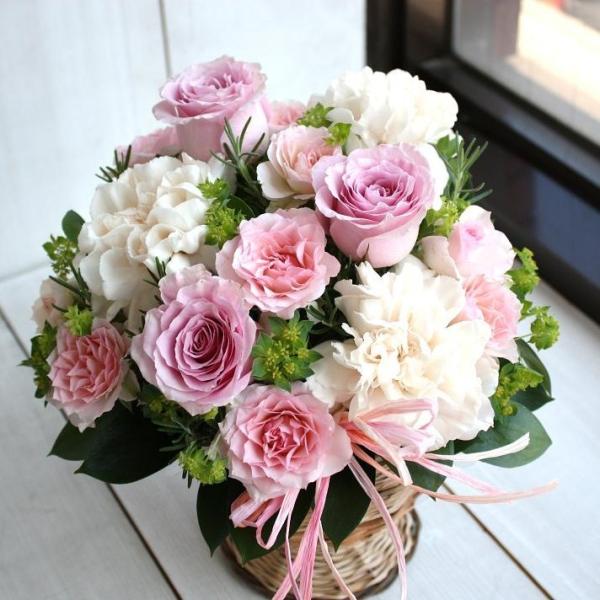 生花 フラワーアレンジメント バラとローズマリーのアレンジ 誕生日 プレゼント 花 女性 母 ギフト 退職祝い 結婚祝い Yra 00 01 Aoyama花苑webshopレイリヤフー店 通販 Yahoo ショッピング