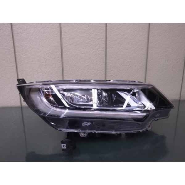 ホンダ（HONDA） 4027341 フリードハイブリッド GB7/GB8 前期 右ヘッド 