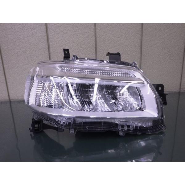 2061941 タウンエース/ライトエース S403/S413 右ライト LED KOITO 100 
