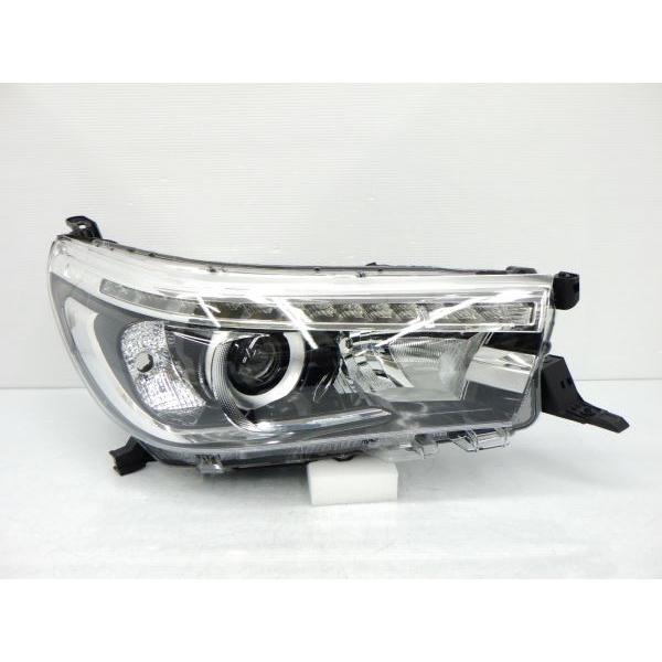 GUN125 ハイラックス　前期　純正ヘッドライト右側 ハイラックス 4082541 Z GUN125 前期 右ライト LED KOITO 0K-53 HILUX