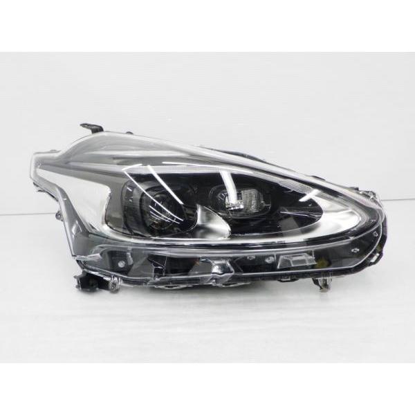 シエンタ 170系 NCP175G 後期 右ライト ICHIKOH 52-317 シエンタ(車) 2125841 シエンタ 170系 後期 右ライト LED ICHIKOH 52