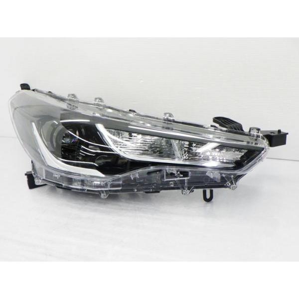 トヨタ（TOYOTA） B224841 カローラクロス G/S 前期 右ライト LED