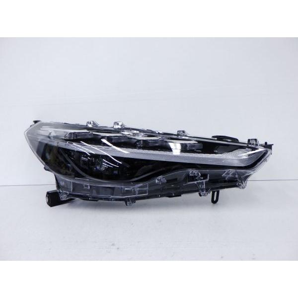 トヨタ（TOYOTA） 4115741△ カローラクロス Z 前期 右ライト LED