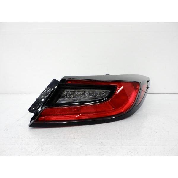 86 T19461△ ◎トヨタ GR86 ZN8 ◎スバル BRZ ZD8 右テールランプ