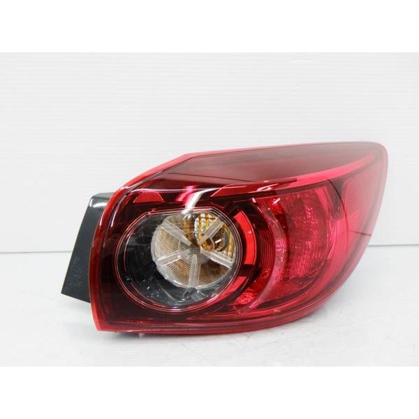 アクセラ T76561△ アクセラスポーツ BM 右テールランプ バルブ