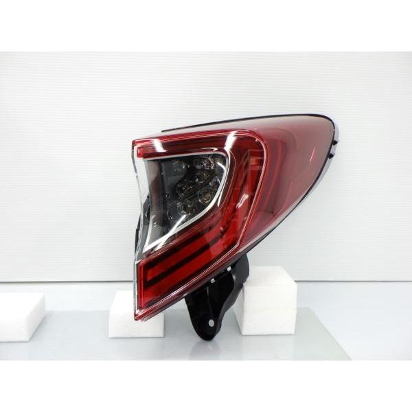 T86161 C-HR 中期 右テールランプ LED KOITO 10-103 ZYX10/NGX10/NGX50