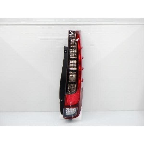 NOAH T103361 ノア/エスクァイア 80系 前期 右テールランプ