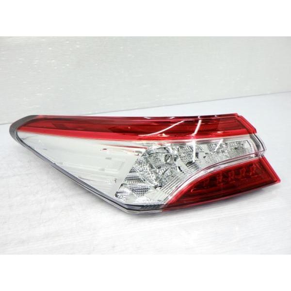 カムリ T125062 70系 前期 左テールランプ LED KOITO 33-242 AXVH70