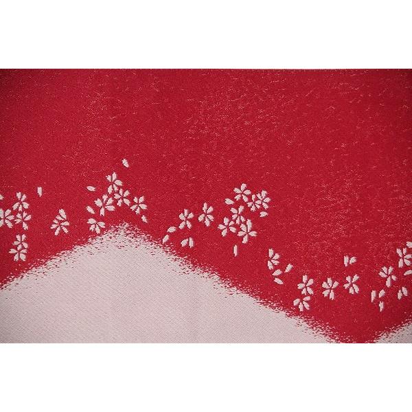 赤色地　小桜（サクラ）　山型文