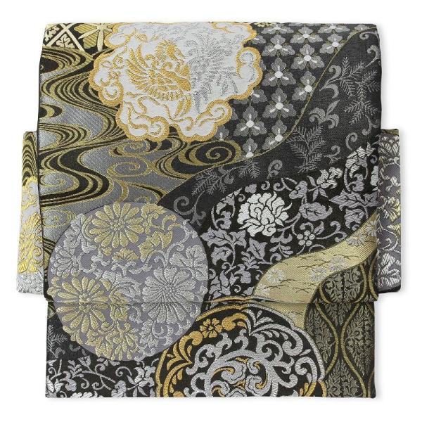 黒地をベースに鳳凰文、有職文様を金糸、銀糸を使い重厚に織り出した格調高い袋帯です。フォーマルな行事にお使いいただけます。（仕立てロットによって、お太鼓部分や胴部分の柄の出方が異なります。予めご了承ください）