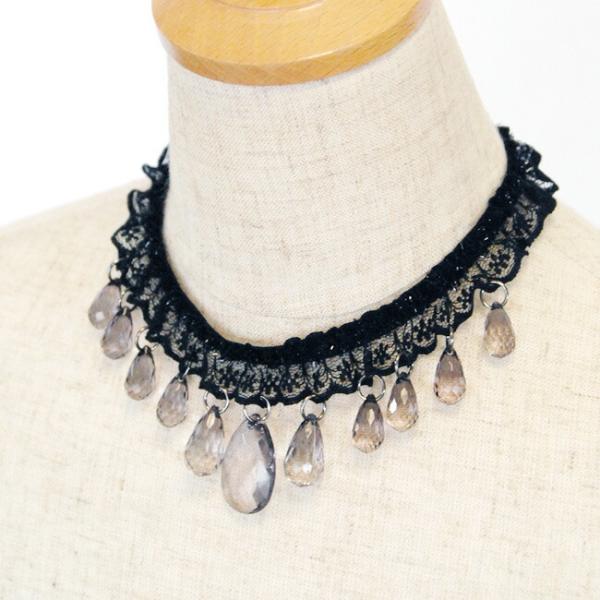 空き状況は「すべて見る」を押してチェック！平ゴムにレースをのせた仕様ですので、伸縮性があり、首元の締めつけ感はありません。●当商品のみをレンタルの場合は【往復送料・1,650円（税込）】となっております。※他の「往復送料無料」の商品（ドレス...