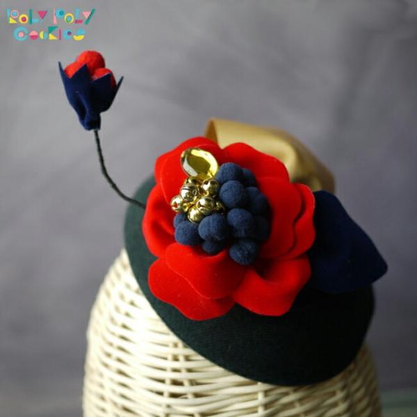 空き状況は「すべて見る」を押してチェック！鈴とお花のついた可愛いミニハットです。お花の中央に鈴がついているので、動くとチリチリ小さな鈴の音がします。洋装にも和装にもどちらでも似合うデザインです。ハットの内側2ヶ所にクリップがついています。軽...