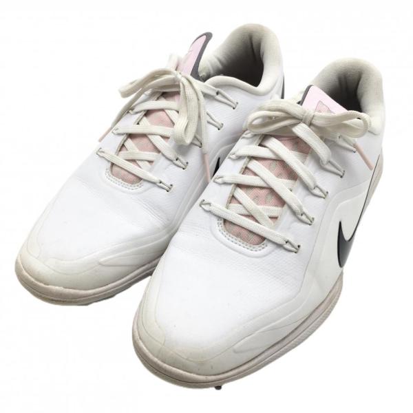 ブランド：NIKEアイテム：ゴルフシューズ表記サイズ：W7(24.0相当)実寸サイズ：　アウトソール全長：約27.5cm　アウトソール最大幅：約10.5cm特徴・仕様：適応時期：商品ランク：B+コメント：ソール・かかと・つま先汚れ、中敷き交換