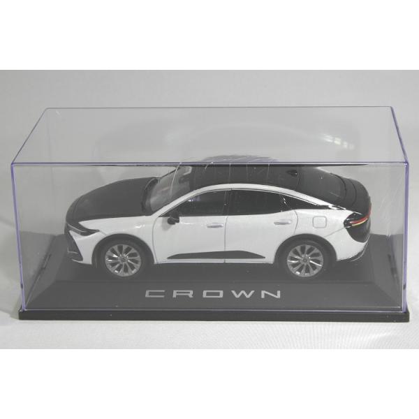 トヨタ特注 1/30 新型 クラウンクロスオーバー 2022 カラーサンプル