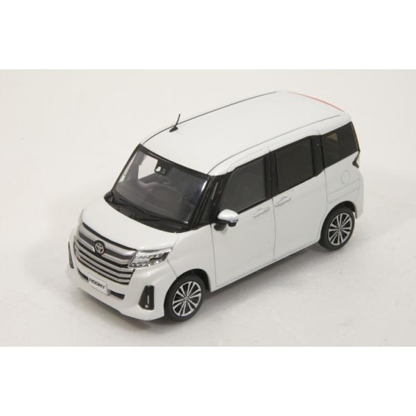 トヨタ ROOMY ミニカー 2台セット　パールホワイト Amazon | 1/30 トヨタ 新型ルーミー 中期型 カラーサンプル