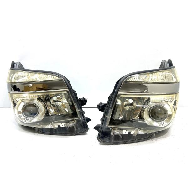 トヨタ ヴォクシー ZRR70 後期 純正 左右 HID ヘッドライト KOITO28