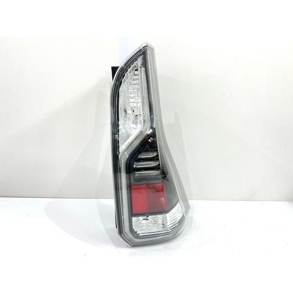 セレナ C27 前期 純正テールライト 右 KOITO220-23766/26554