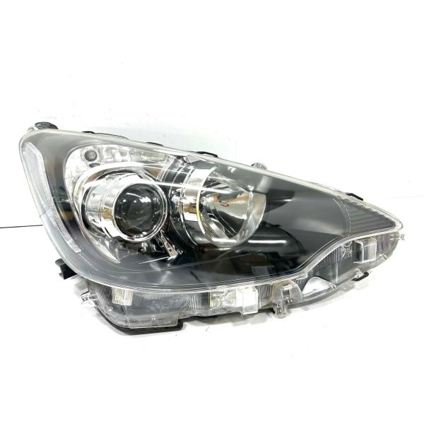 ☆研磨美品☆ トヨタ アクア NHP10 前期 純正 右 LED ヘッドライト