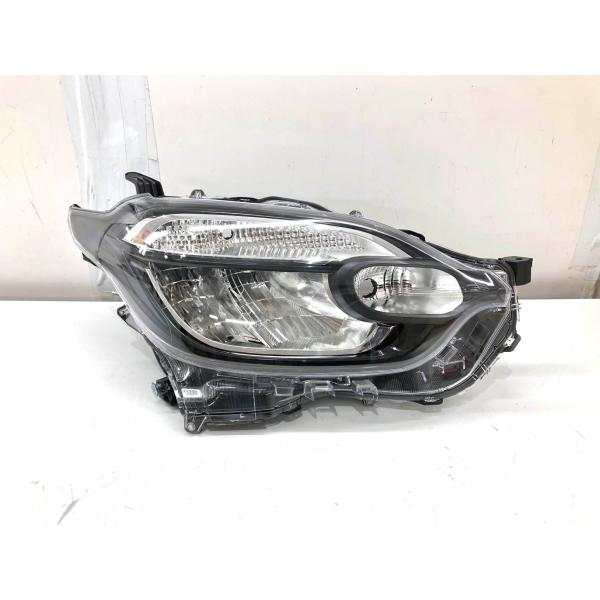 トヨタ シエンタ MXPC10G 純正 ヘッドランプ 右 LED 81105-52P00