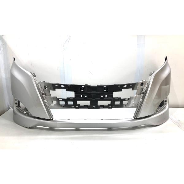 トヨタ　エスクァイア　フロントバンパー ZRR80G/ZRR85G/ZWR80G showa-metal-parts-s6_i0605-