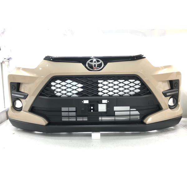 トヨタ ライズ　ホワイトバンパー 傷あり トヨタ ライズ 鈑金 フロントバンパー修理 凹み修理 バンパー変形修理