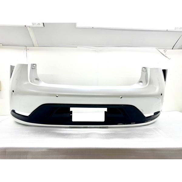 トヨタ プリウス MXWH60 ZVW60 純正 リアバンパー 52159-47230 パール