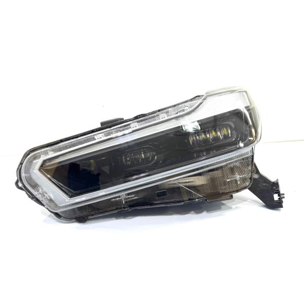 n*i様 【美品】ホンダ WR-V 左ヘッドライト ホンダ WR-V DG5 純正 左 LED ヘッドライト IJL100-8F08E （Z11-3