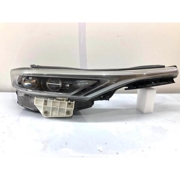 SAI４ドアセダン　AZK10 左ヘッドランプ サイ/SAI AZK10 純正 前期 左 ヘッドライト/ランプ キセノン HID