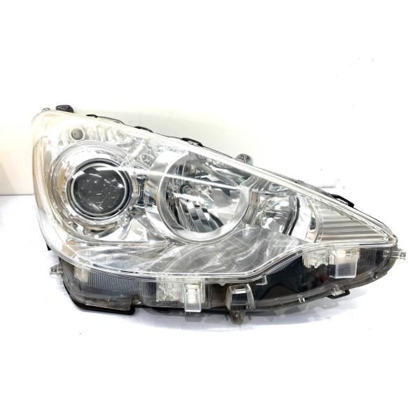 ☆研磨美品☆ トヨタ アクア NHP10 前期 純正 右 ハロゲンヘッドライト