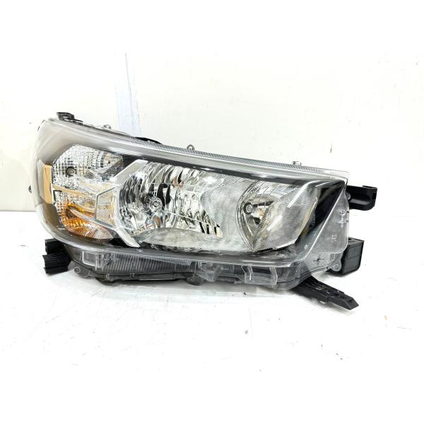 美品/破損無】ハイラックス GUN125 後期 純正ハロゲンヘッドライト 右