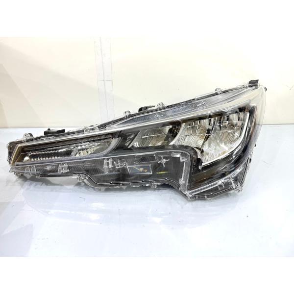 カローラ/カローラツーリング NRE210/ZWE212 純正LEDヘッドライト 左