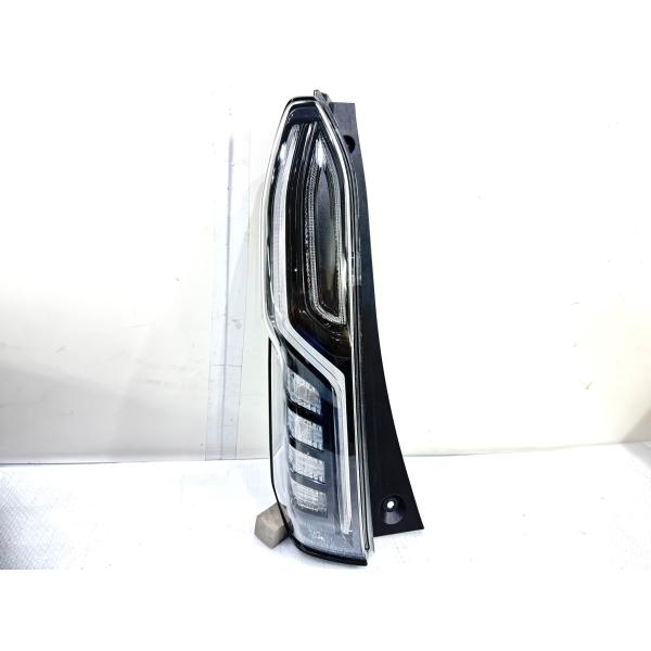 良品・スタイルブラック】N-BOXカスタム JF3/JF4 純正テールライト 左