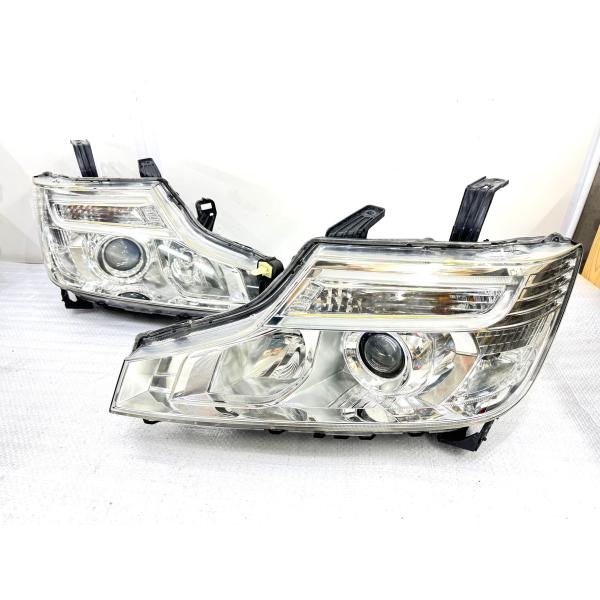 ステップワゴン スパーダ 純正 HID ヘッドライト 左右 100-22013 ステップワゴン RK5/RK6 後期 純正HIDヘッドライト左右 KOITO 100