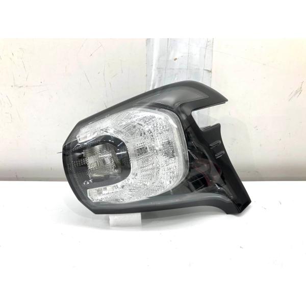 トヨタ シエンタ NSP170G 前期 純正 テールランプ 右 KOITO52-283（Z5