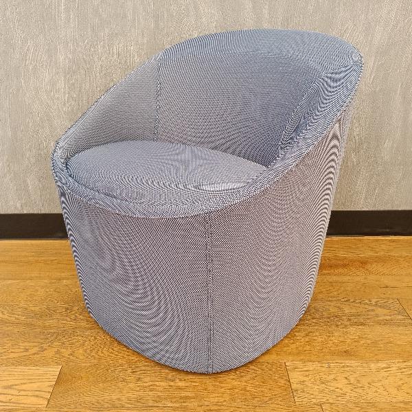 【メーカー】オカムラ / 【シリーズ】ワークキャリアー【型番】MU21AA-FRUO【製造年】2024年製【カラー】ブルーブルーグレー※色名はメーカー公式色名称と異なる場合がございます。【当店管理番号】10001991【サイズ詳細】幅:約6...