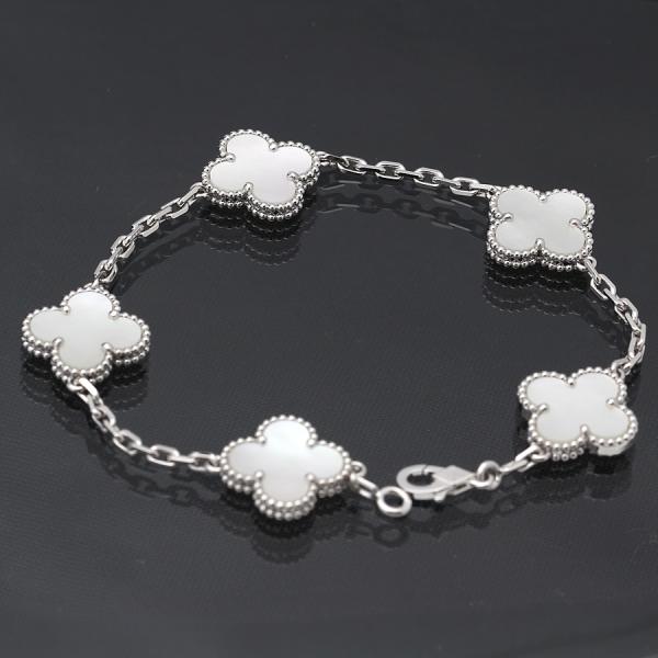VanCleef&Arpels 直営店 アルハンブラ 白蝶貝ブレス♡ VanCleef&Arpels 直営店 アルハンブラ 白蝶貝ブレス♡ Van Cleef