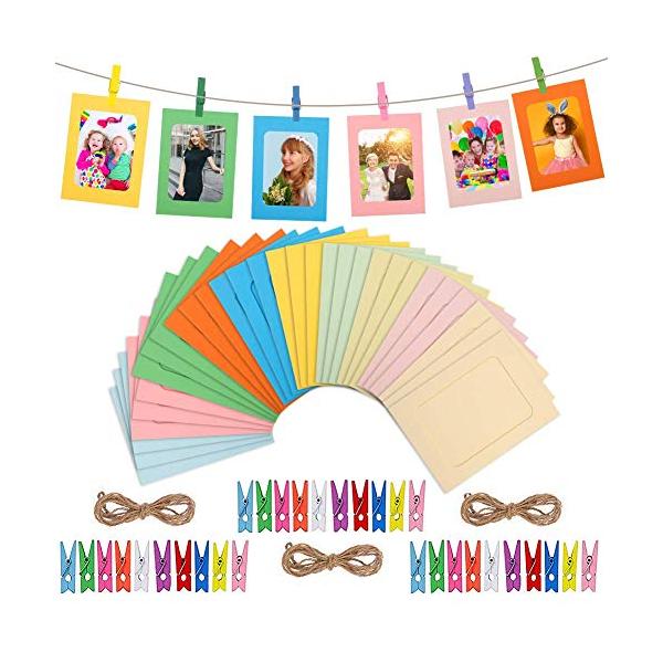 素材硬質のクラフト紙で、品質が高い、壊れにくい、環境に優しいです。パッケージ内容多彩セット30枚紙のフォトフレームで、30個クリップと3本麻ロープが付きます。写真整理高品質な紙製フォトフレームです。小さいカードや写真などに最適なピクチャーフ...