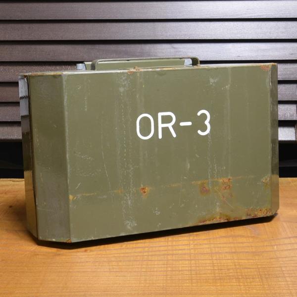 軍放出品チェコ軍 メディカルボックス ミリタリーコンテナ チェコ軍放出品 スチールボックス OR-3 [ 並下品 ] メディカル