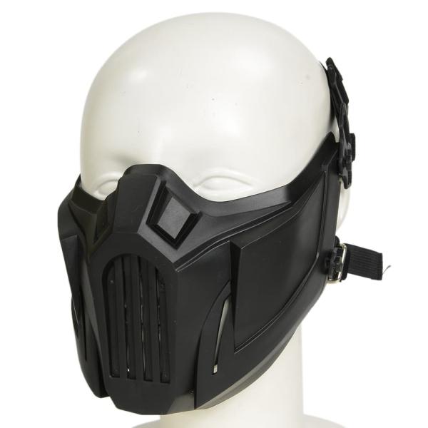 ●ヘルメットにも装着出来るプラスチック製のハーフフェイスガード●現代的でメカニカルなデザインのプラスチック製ハーフフェイスガードです。サバゲー時の顔の保護に役立ちます。口元は縦にスリット状の空気口が開けられているので、通気性が良く呼吸しやす...
