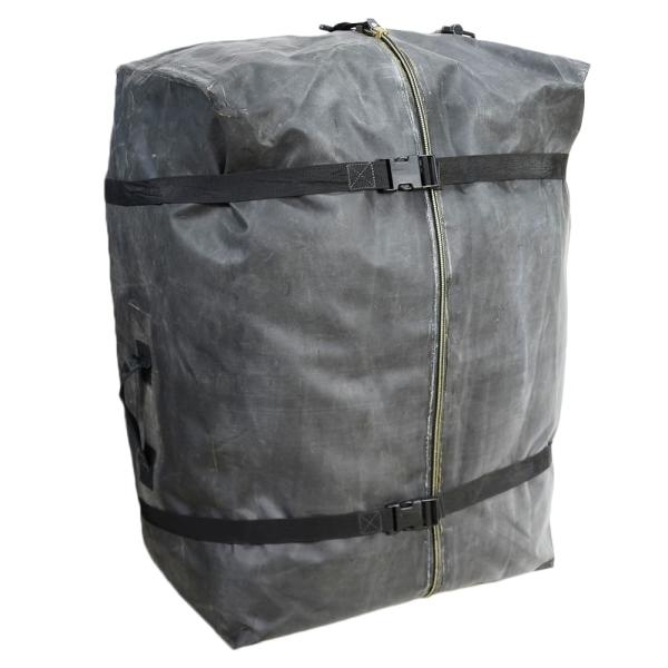 イギリス軍放出品 バックパック 水中作業用コンテナ 防水 ゴム生地 ブラック [ 可 ][ra14359] イギリス軍放出品 バックパック 水中作業用コンテナ 防水 ゴム生地